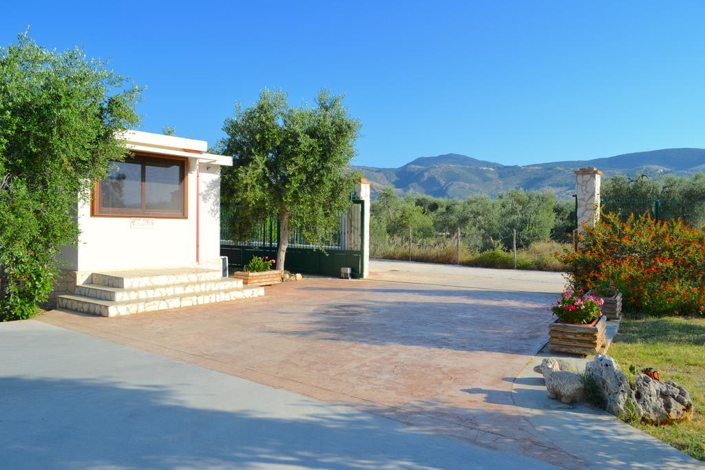 Agriturismo Antichi Ulivi Mattinata Bagian luar foto